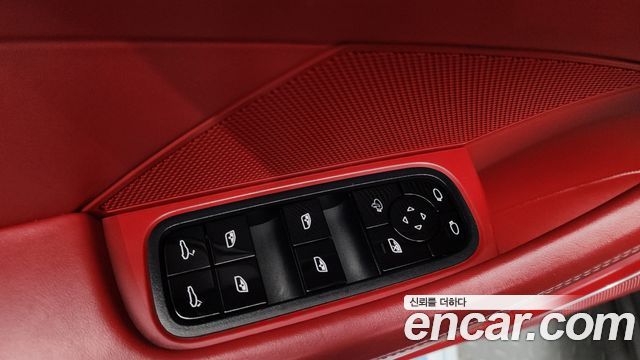 Porsche Panamera 2018 — photo 31