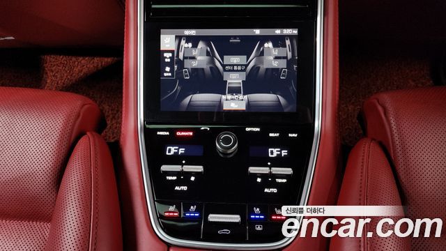 Porsche Panamera 2018 — photo 33