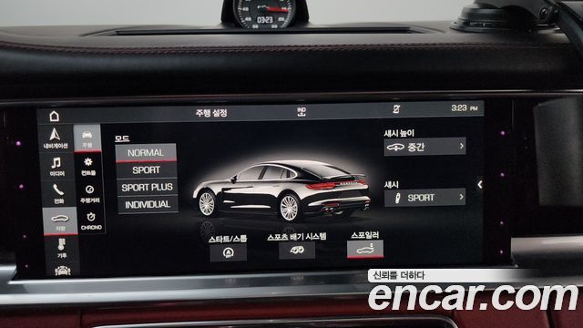 Porsche Panamera 2018 — photo 34
