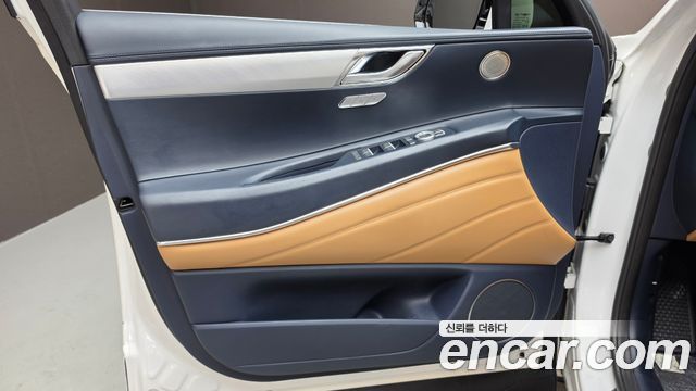 Genesis GV80 2022 — photo 14