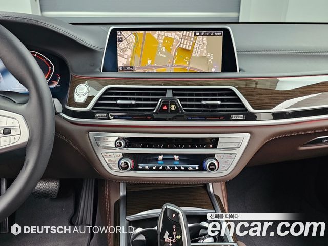 BMW 7-Series 2020 — photo 14