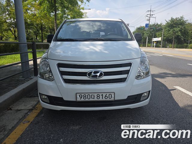 Hyundai Starex 2017 — photo 1