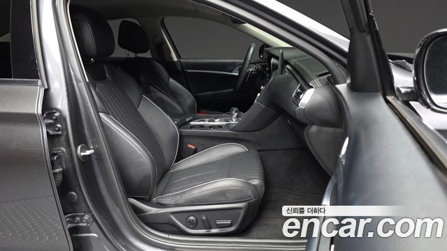 Genesis G70 2019 — photo 11