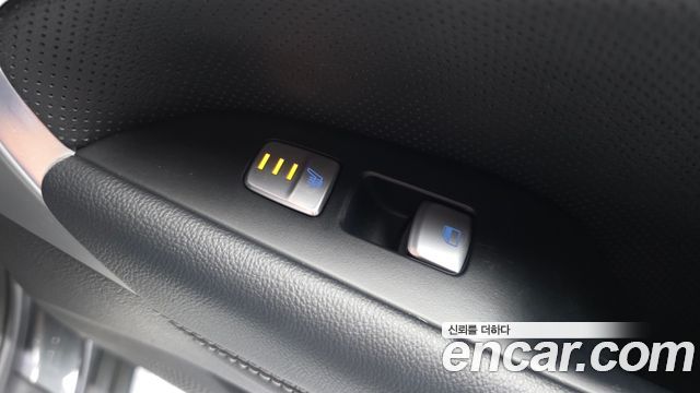 Genesis G70 2019 — photo 18