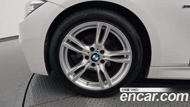 BMW 3-Series 2018 — photo 5