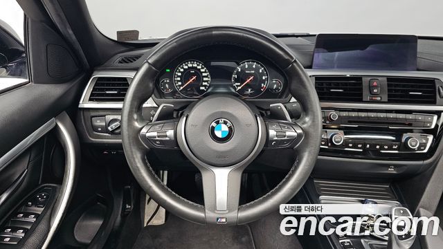 BMW 3-Series 2018 — photo 19