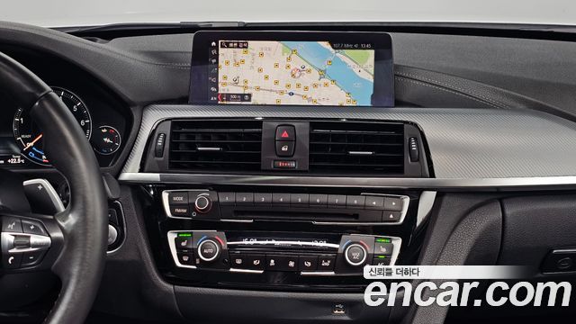 BMW 3-Series 2018 — photo 24