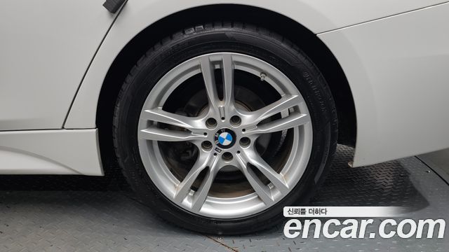 BMW 3-Series 2018 — photo 7