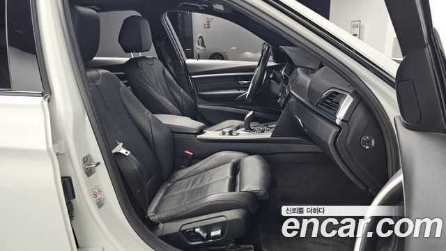 BMW 3-Series 2018 — photo 16