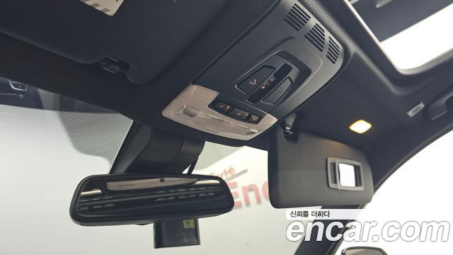 BMW 3-Series 2018 — photo 30