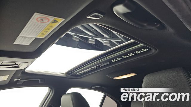 BMW 3-Series 2018 — photo 31