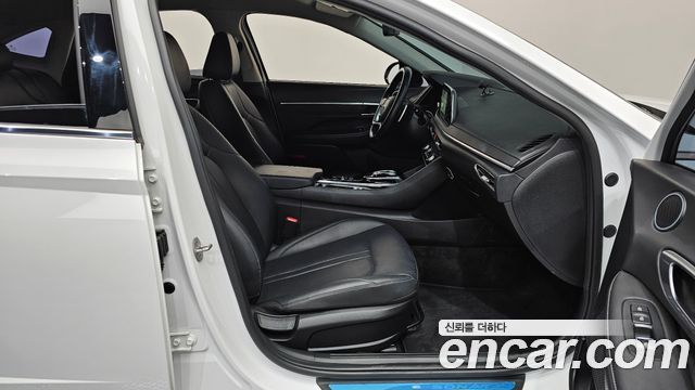 Hyundai Sonata 2023 — photo 16