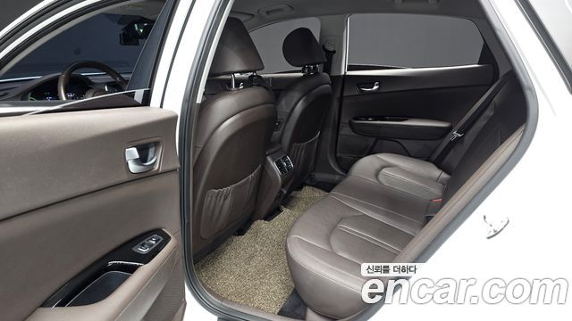 Kia K5 2019 — photo 17