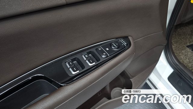Kia K5 2019 — photo 21
