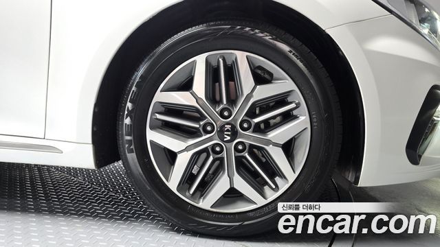 Kia K5 2019 — photo 7