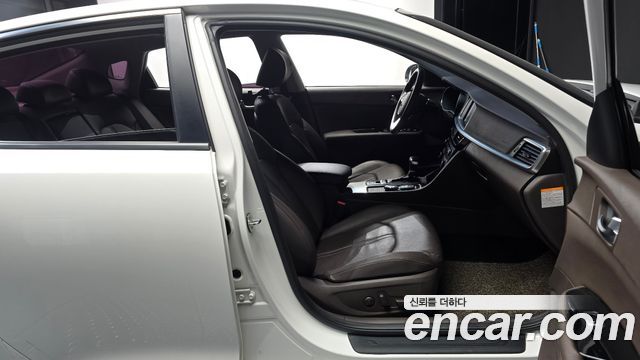 Kia K5 2019 — photo 16