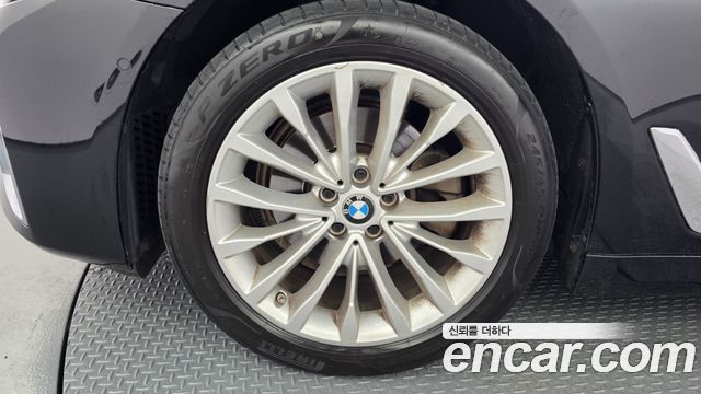 BMW 5-Series 2023 — photo 5