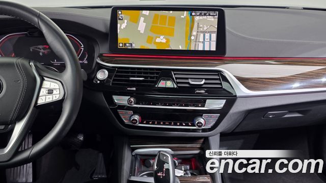 BMW 5-Series 2023 — photo 20