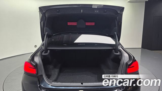 BMW 5-Series 2023 — photo 26