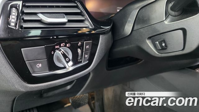 BMW 5-Series 2023 — photo 30