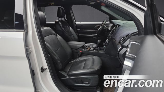 Ford Explorer 2019 — photo 11