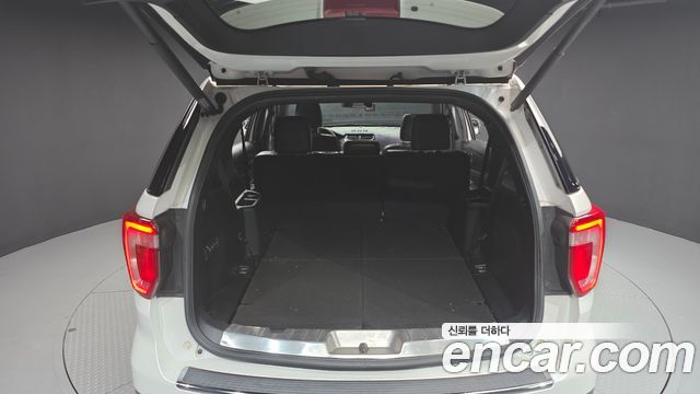 Ford Explorer 2019 — photo 20