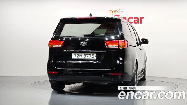 Kia Canival 2015 — photo 4