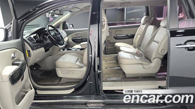 Kia Canival 2015 — photo 6