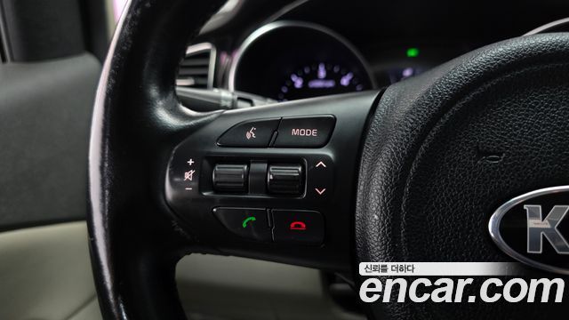 Kia Canival 2015 — photo 13