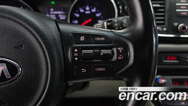 Kia Canival 2015 — photo 14