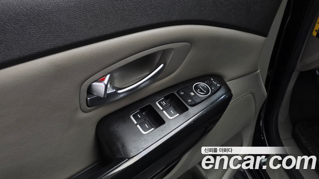 Kia Canival 2015 — photo 16