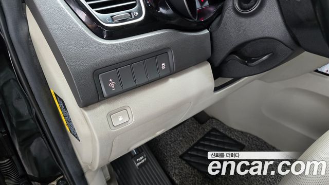 Kia Canival 2015 — photo 20