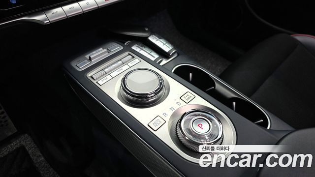 Genesis GV70 2022 — photo 12