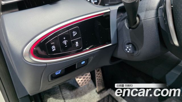 Genesis GV70 2022 — photo 18