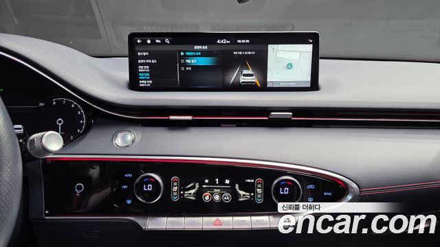 Genesis GV70 2022 — photo 23