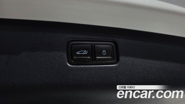 Genesis GV70 2022 — photo 25
