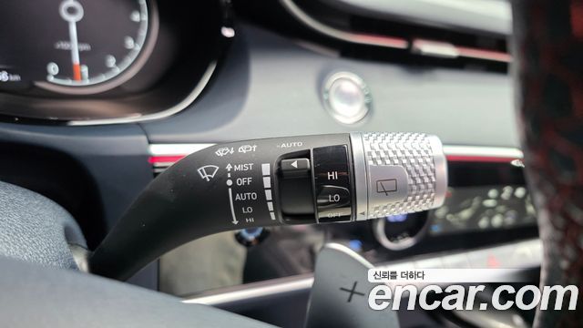 Genesis GV70 2022 — photo 27