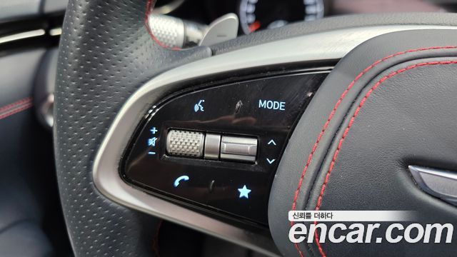 Genesis GV70 2022 — photo 31