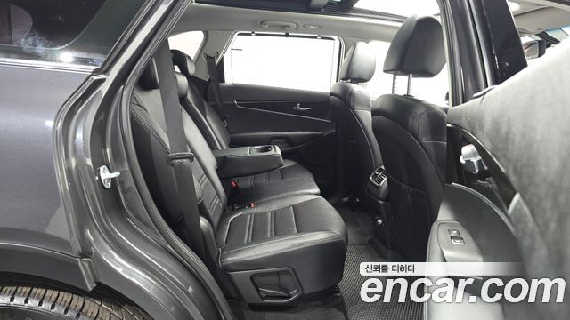 Kia Sorento 2018 — photo 12