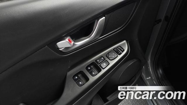 Hyundai Kona 2023 — photo 19