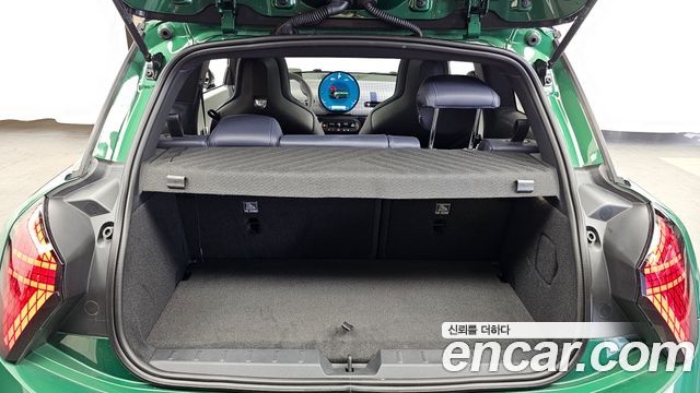 Mini Cooper 2024 — photo 26