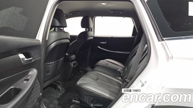 Hyundai Santafe 2022 — photo 18
