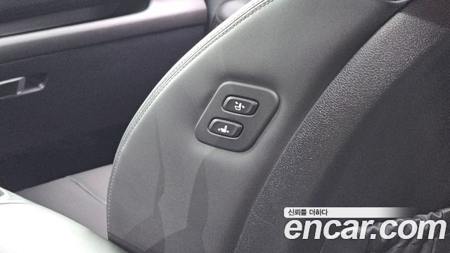 Hyundai Santafe 2022 — photo 25