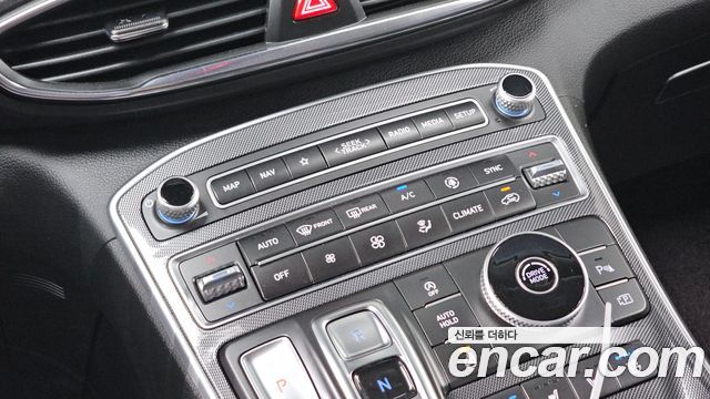 Hyundai Santafe 2022 — photo 26