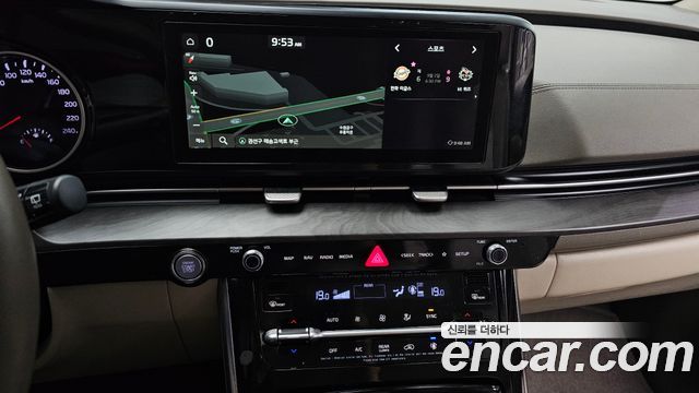 Kia Canival 2021 — photo 19