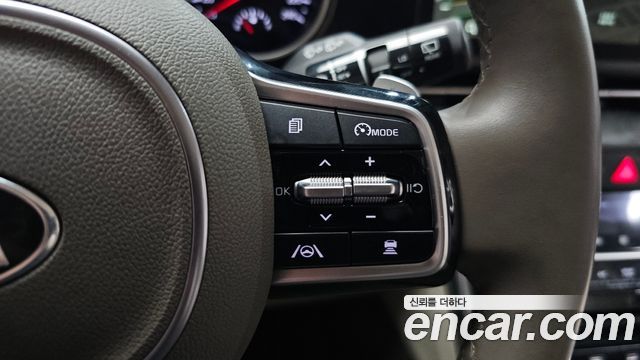 Kia Canival 2021 — photo 23