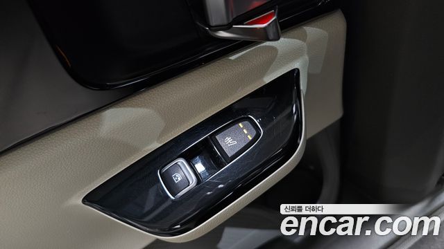 Kia Canival 2021 — photo 24