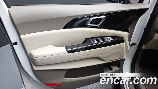 Kia Canival 2021 — photo 14