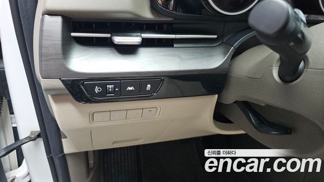 Kia Canival 2021 — photo 34
