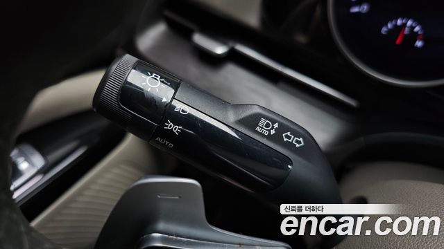 Kia Canival 2021 — photo 35